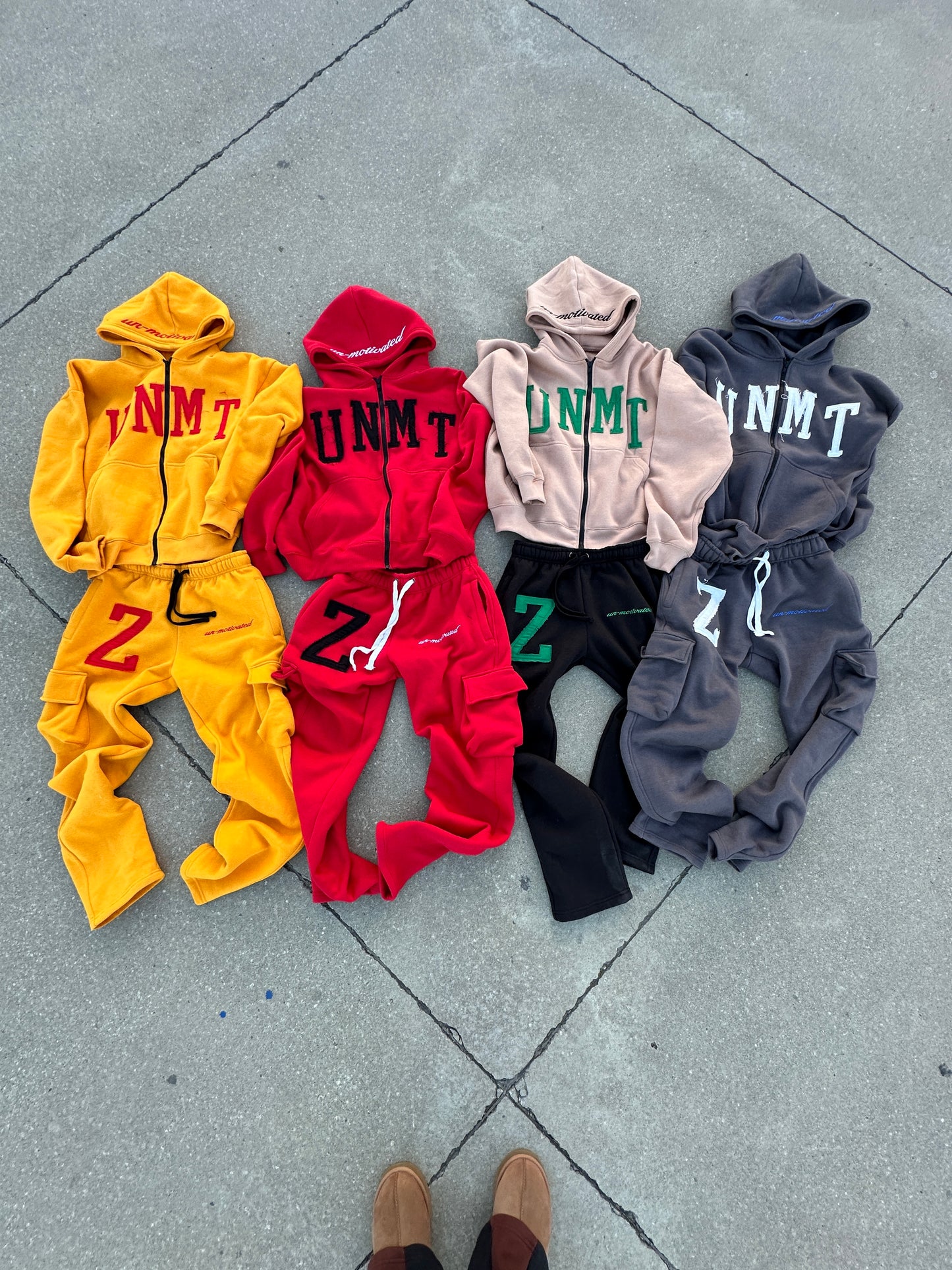 “VICTORY” Cargo Pants - Mustard - UN-MOTIVATED