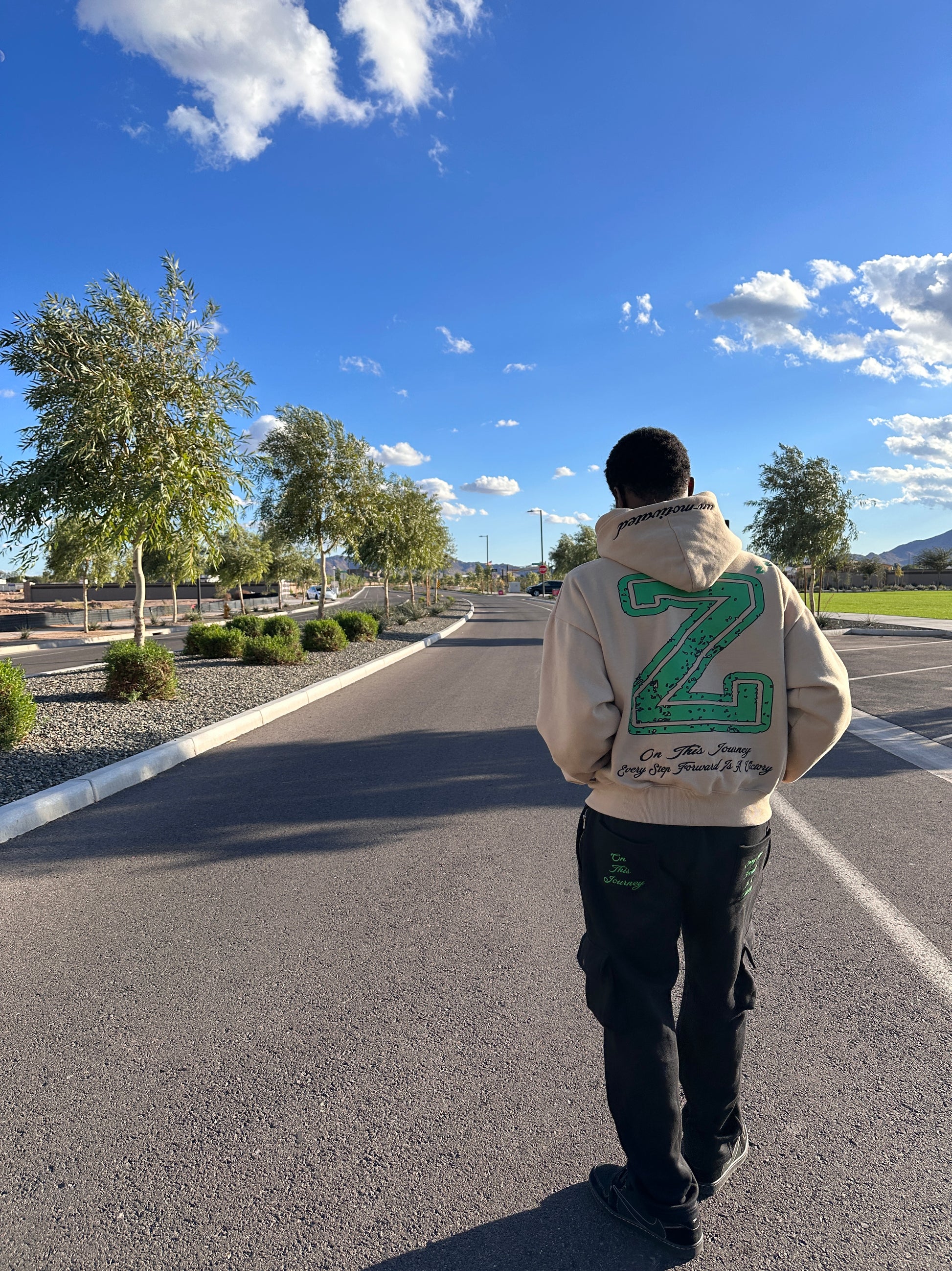 “VICTORY" Zip-up Hoodie - Bone - UN-MOTIVATED