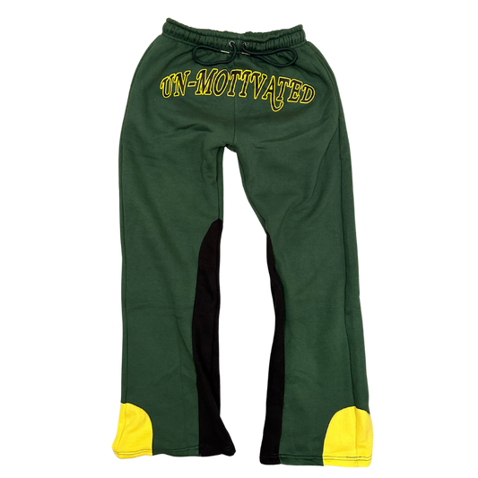"FEAR BEING AVERAGE" Flare Pants - Green